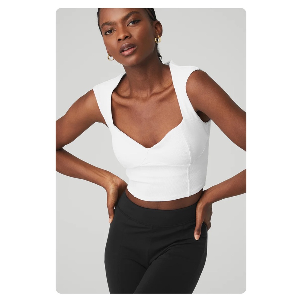 ★ ALO Yoga Ribbed Sweetheart Short Sleeve Top - White ★